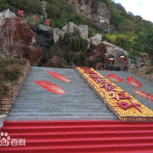 坡峰岭网红打卡.租车攻略