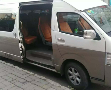 北京首汽包车租车公司提醒-汽车发动机可以用水冲洗吗?